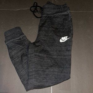 Nike Women’s Small joggers